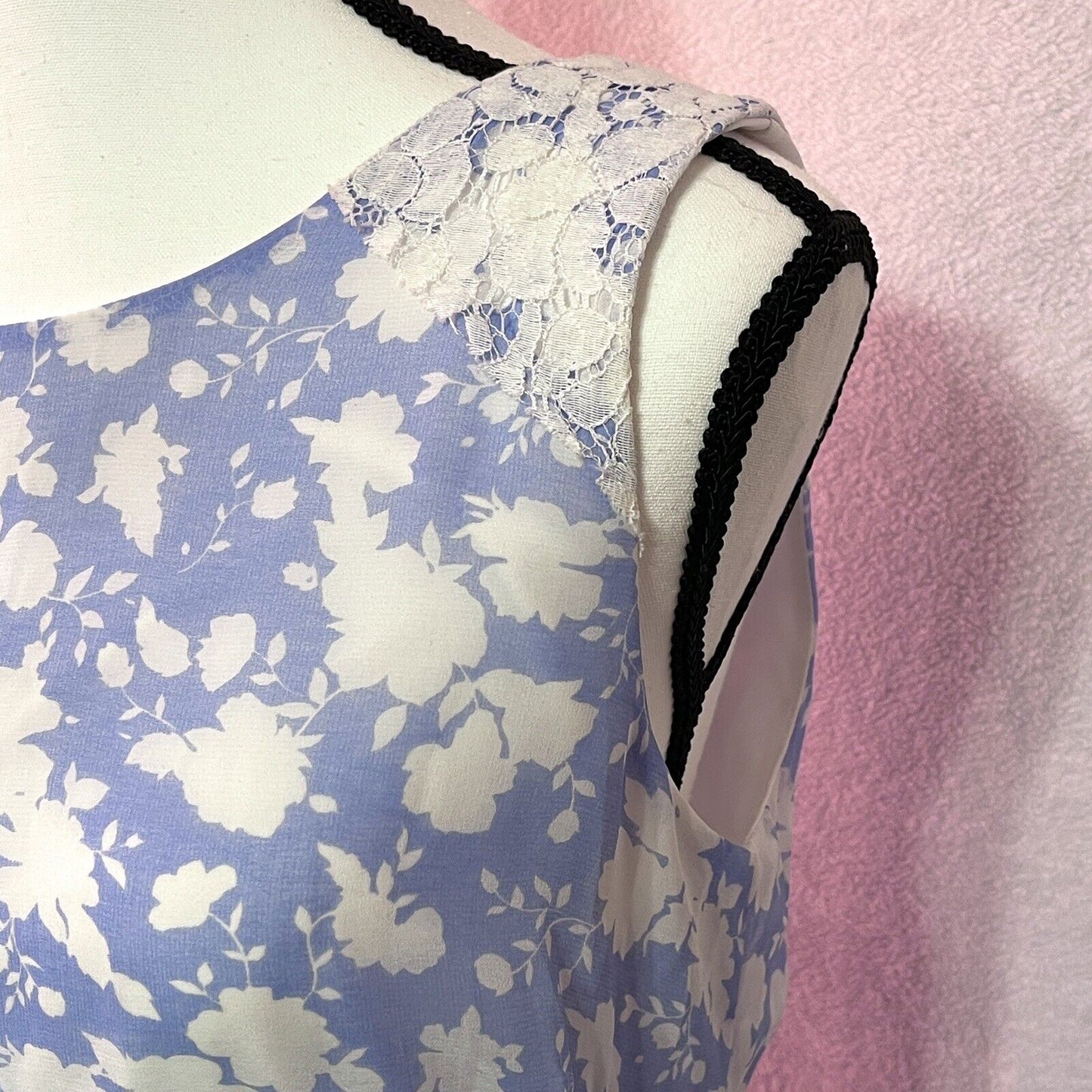 Disney Alice In Wonderland Dress Sz L Colleen Atwood Blue White Floral Lace