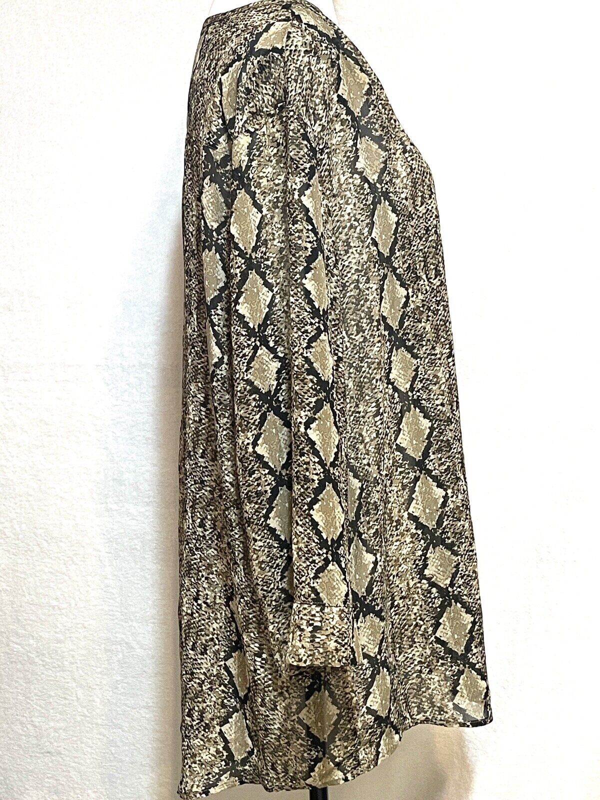 MIX & CO Sheer Shirt Tunic 3X Blouse Snake Print V-Neck Long Top Button Front