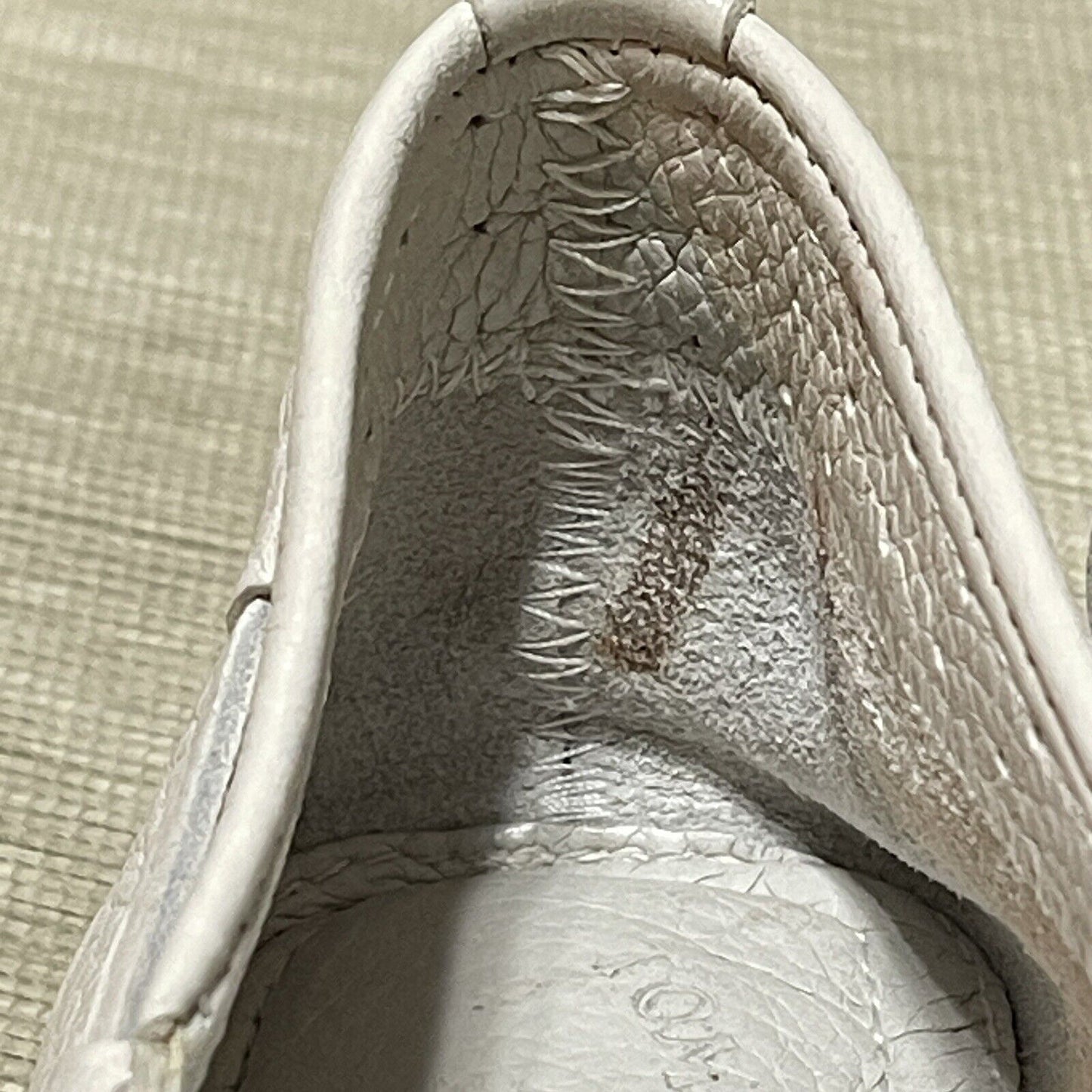 Tommy Bahama Mens Sz 10 M Barbados Boat Shoes Light Gray Leather Loafer Slip On
