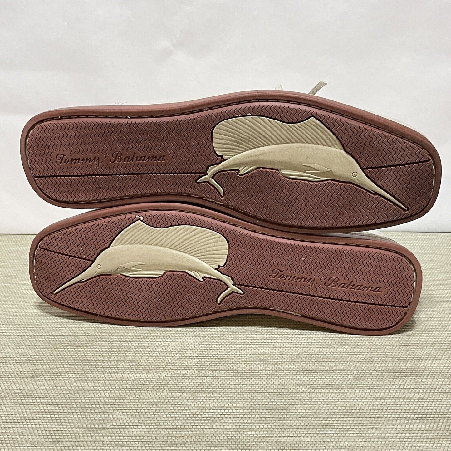 Tommy Bahama Mens Sz 10 M Barbados Boat Shoes Light Gray Leather Loafer Slip On