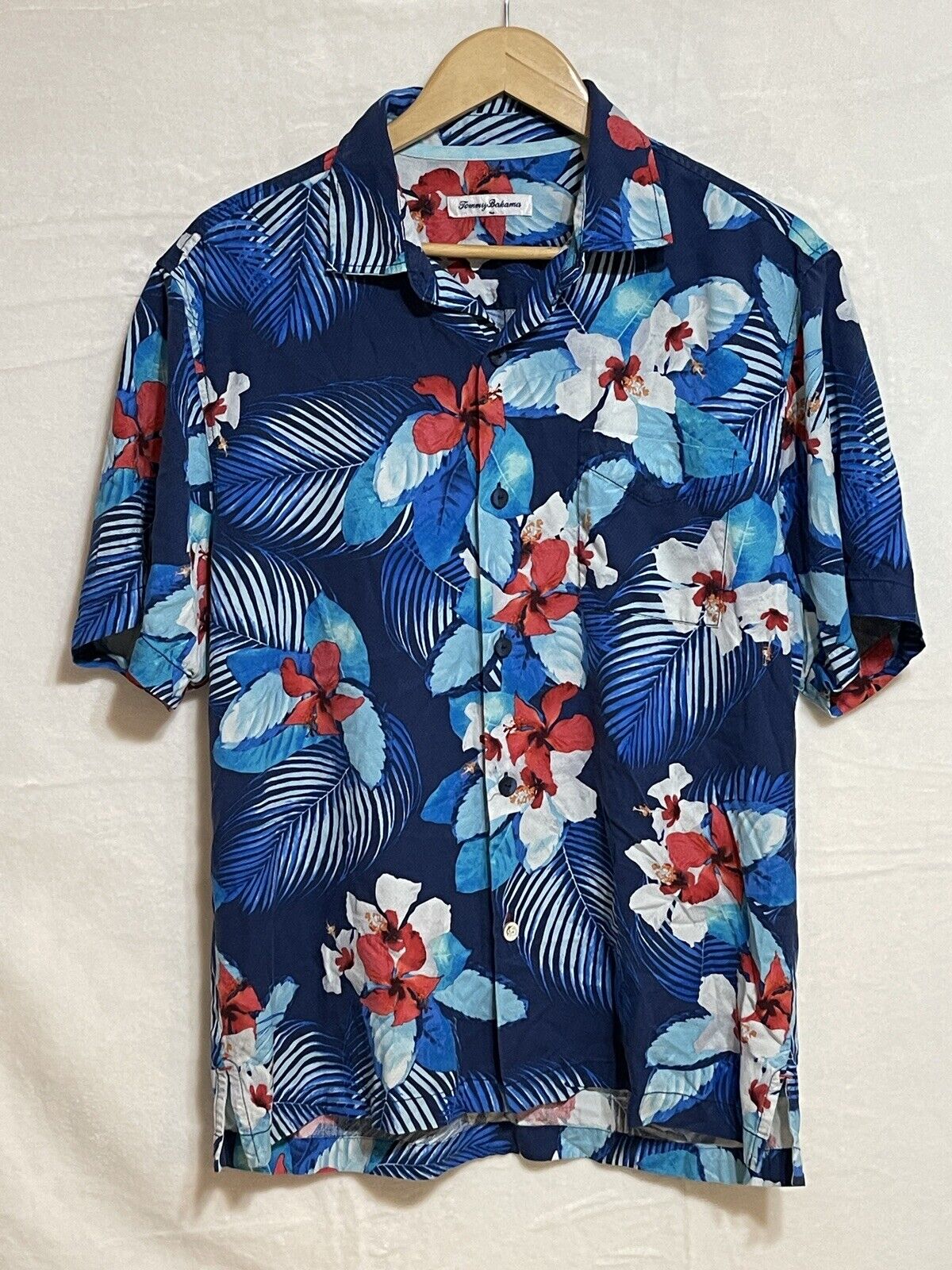 Tommy Bahama Silk Hawaiian Shirt Mens M Blue Tropical Palm Trees Ocean