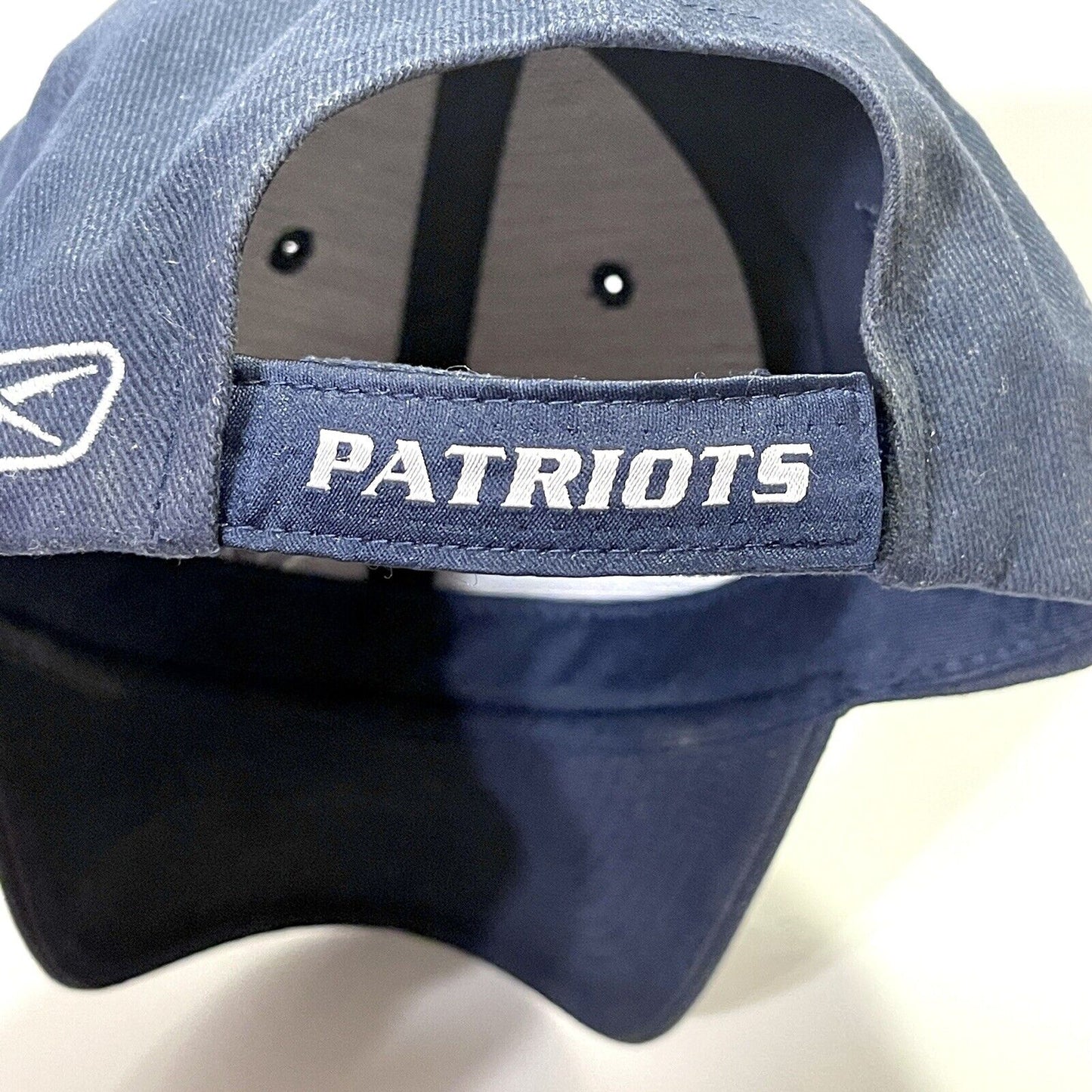 New England Patriots Hat  Adjustable Reebok Mens Cap Blue NFL Team 90s Y2K