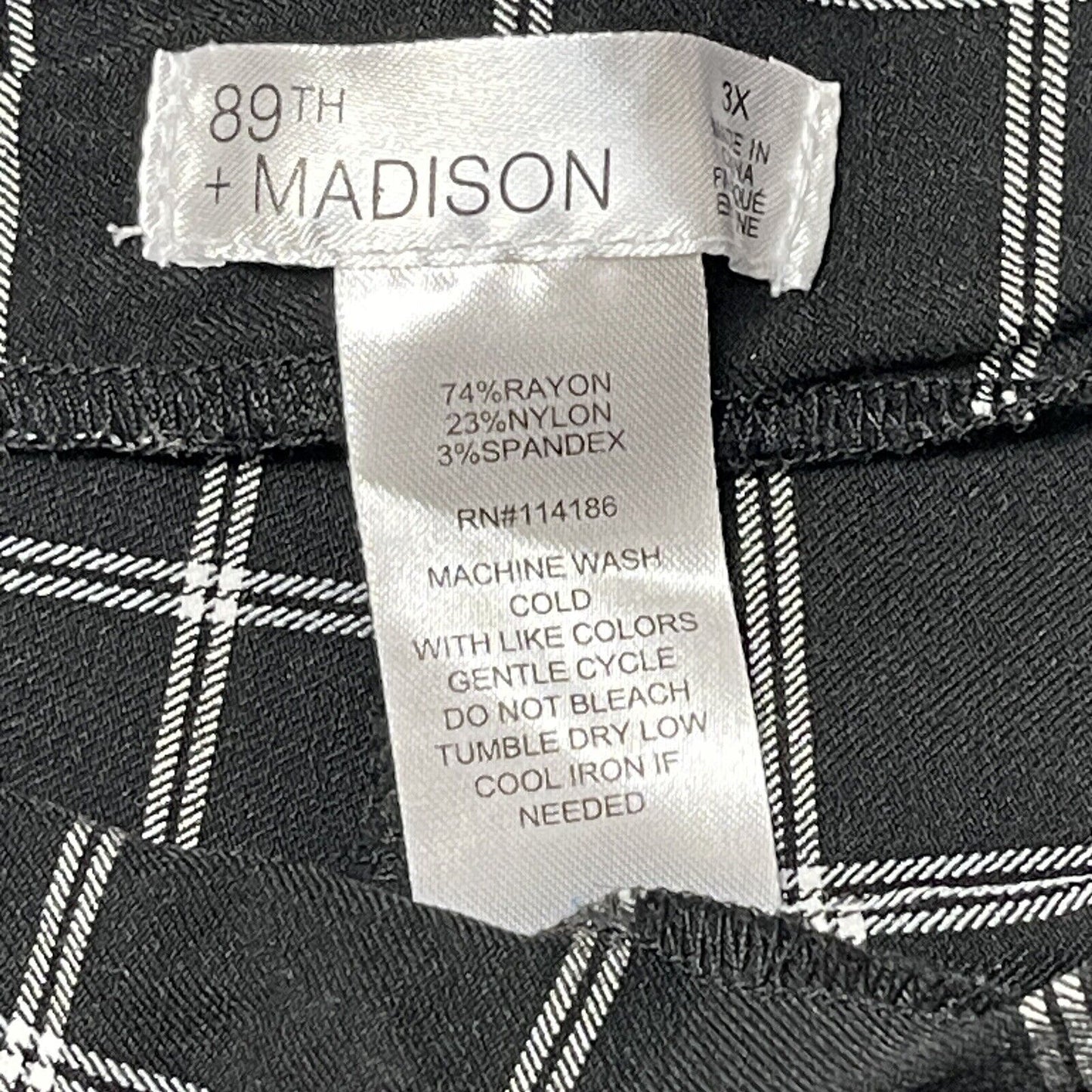 89th + Madison Capri Pants Womens 3XL Pull-On Black White Plaid Rayon Blend