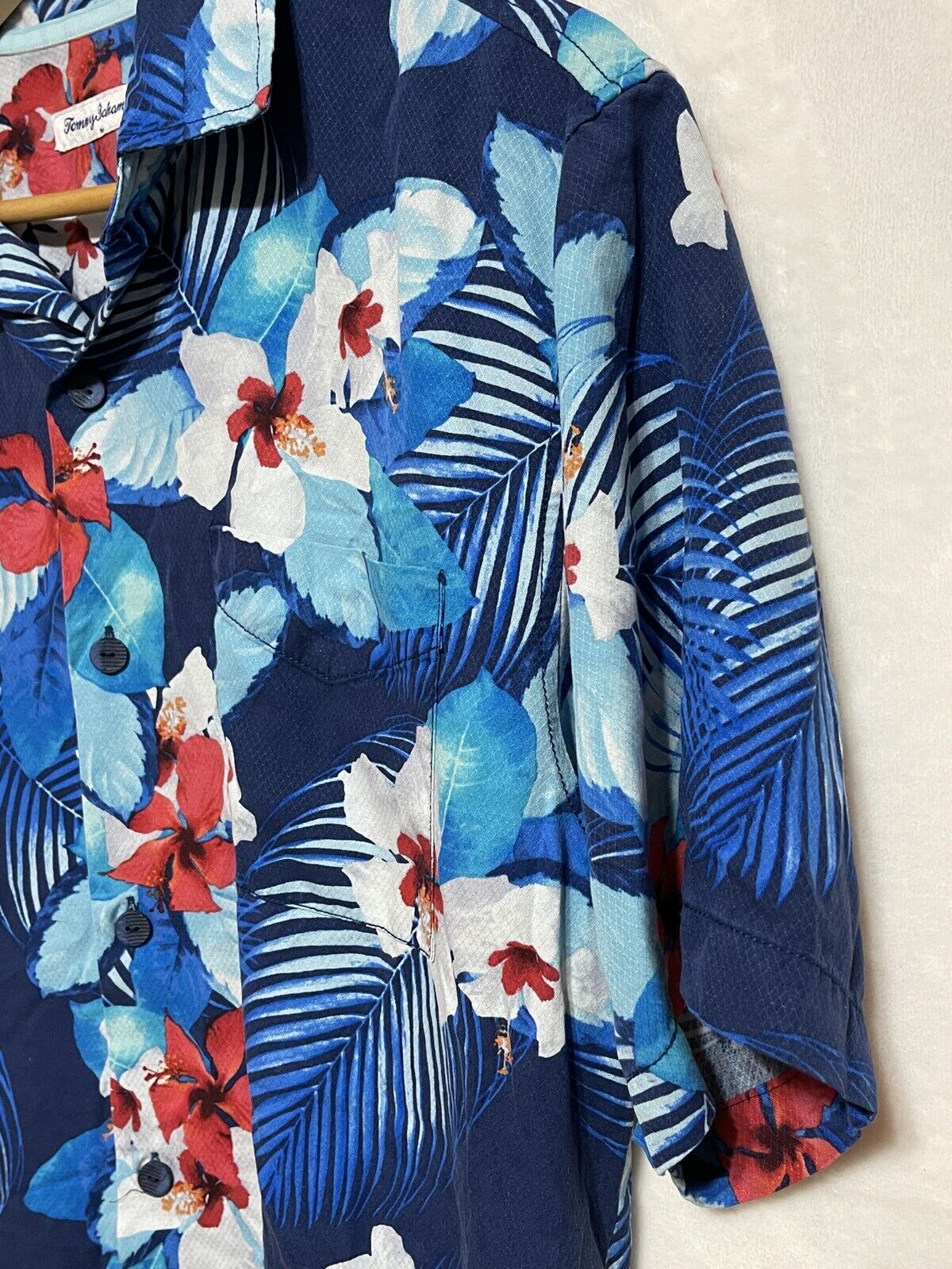 Tommy Bahama Silk Hawaiian Shirt Mens M Blue Tropical Palm Trees Ocean