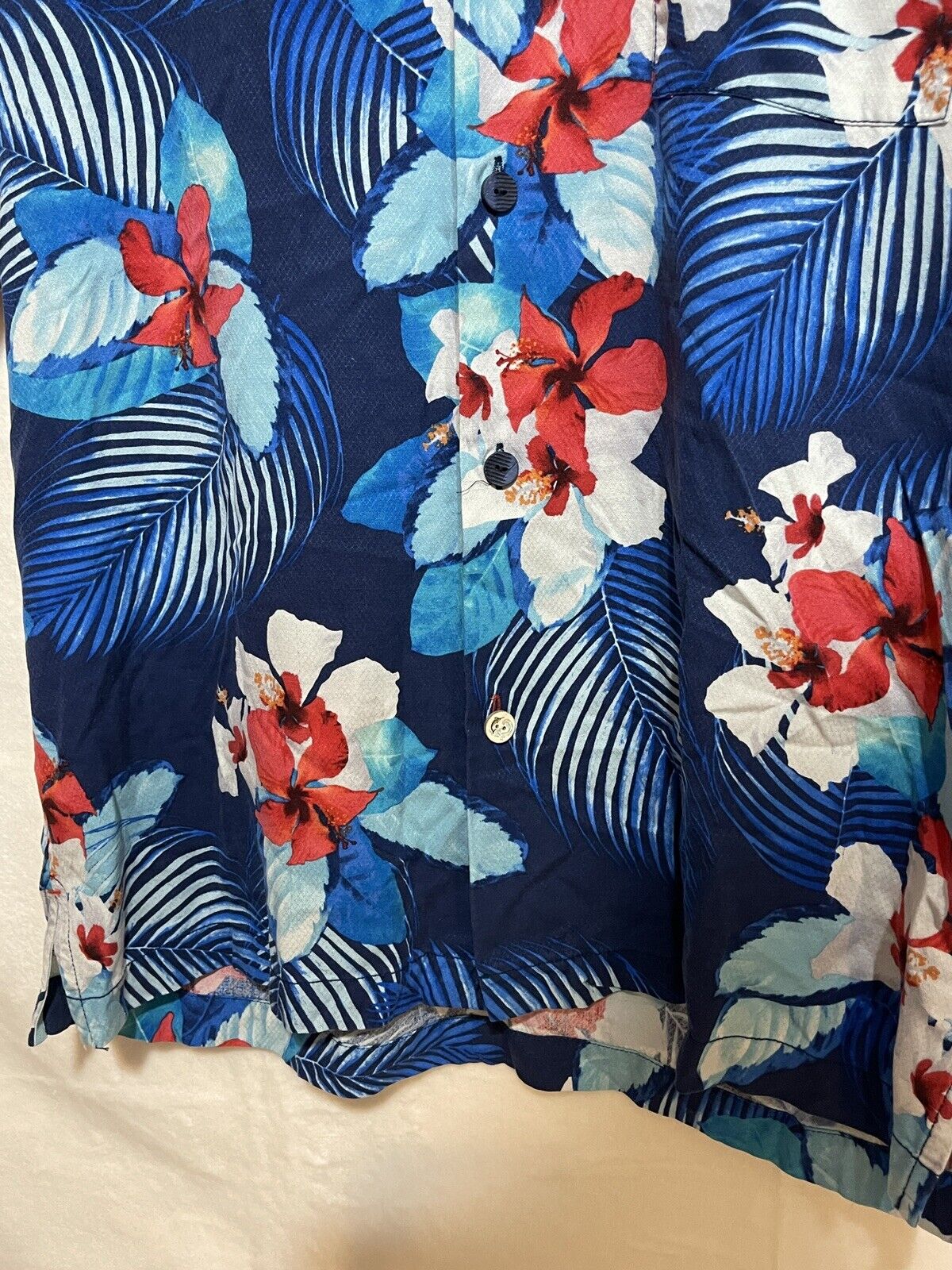 Tommy Bahama Silk Hawaiian Shirt Mens M Blue Tropical Palm Trees Ocean